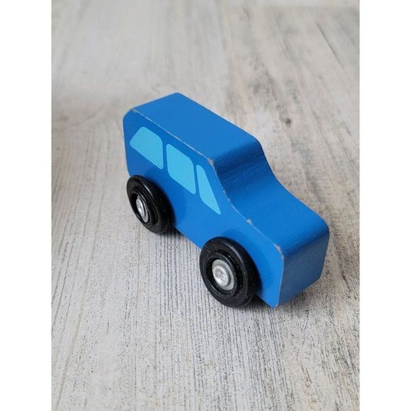 Wooden blue van car truck toy figure play - Picture 3 of 4